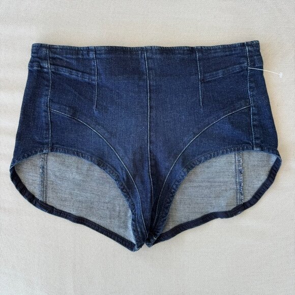 New Free People Keep It Brief Denim Micro Shorts in Dark Wash Blue Size Medium - Picture 4 of 9